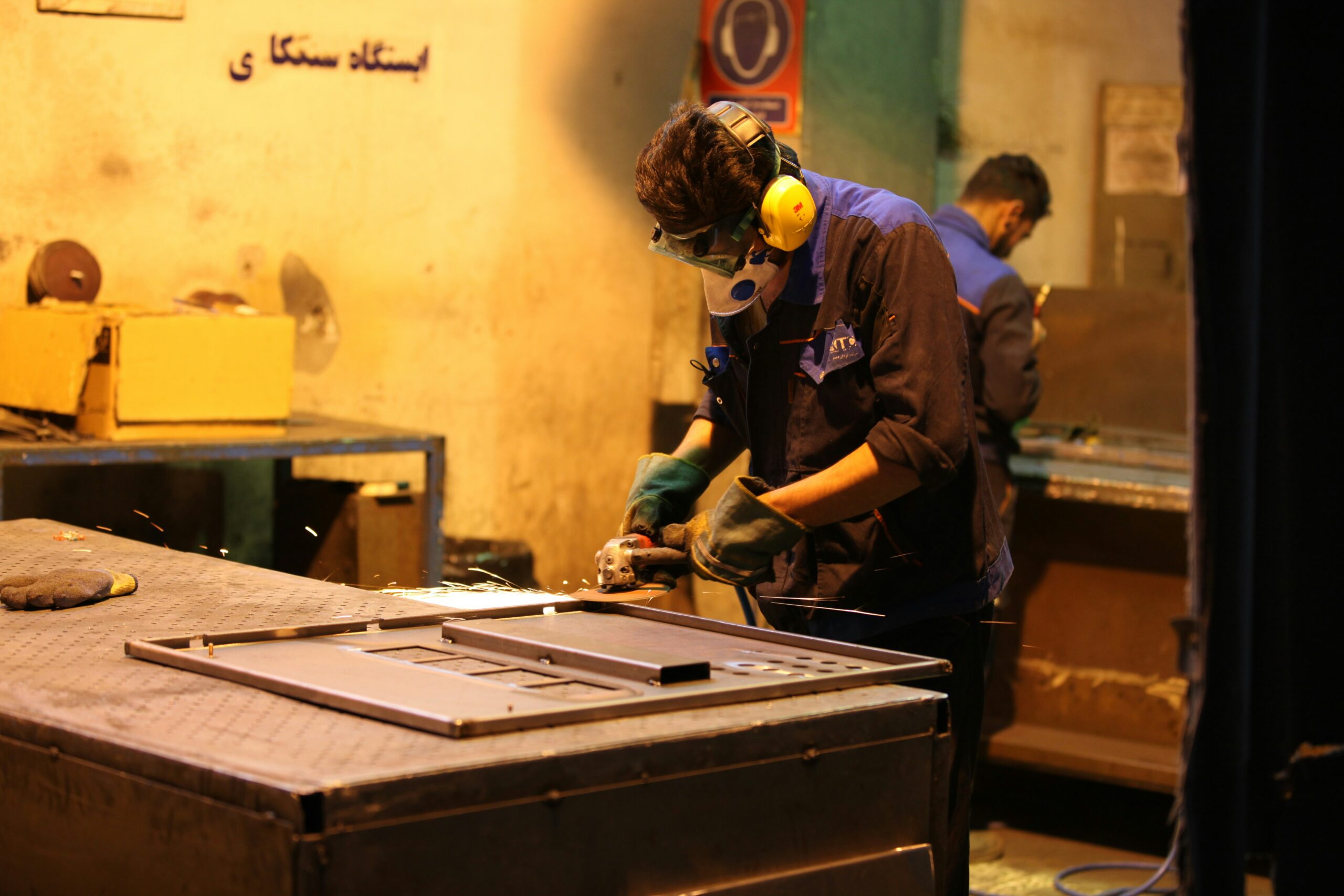 service-1 shoeib abolhassani hy gmu8xzw unsplash